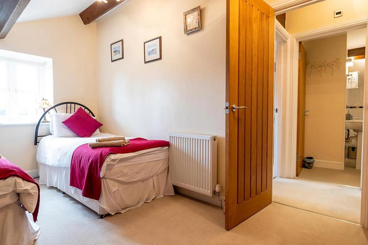 Tregarnedd Cottage Llangefni Exterior photo